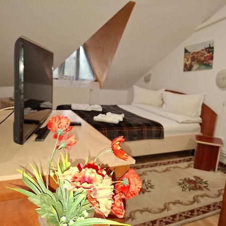 Hotel Casa Boiereasca à Iasi Extérieur photo
